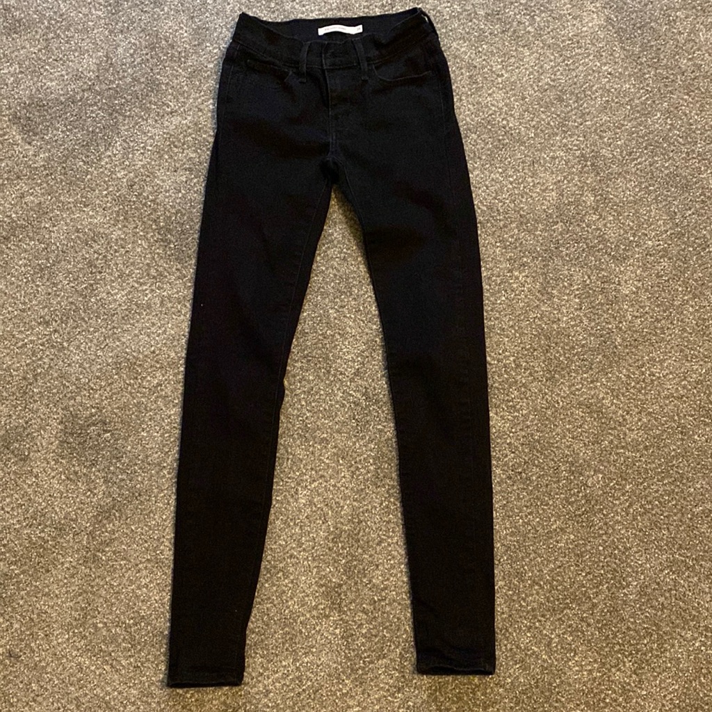 Levis 710